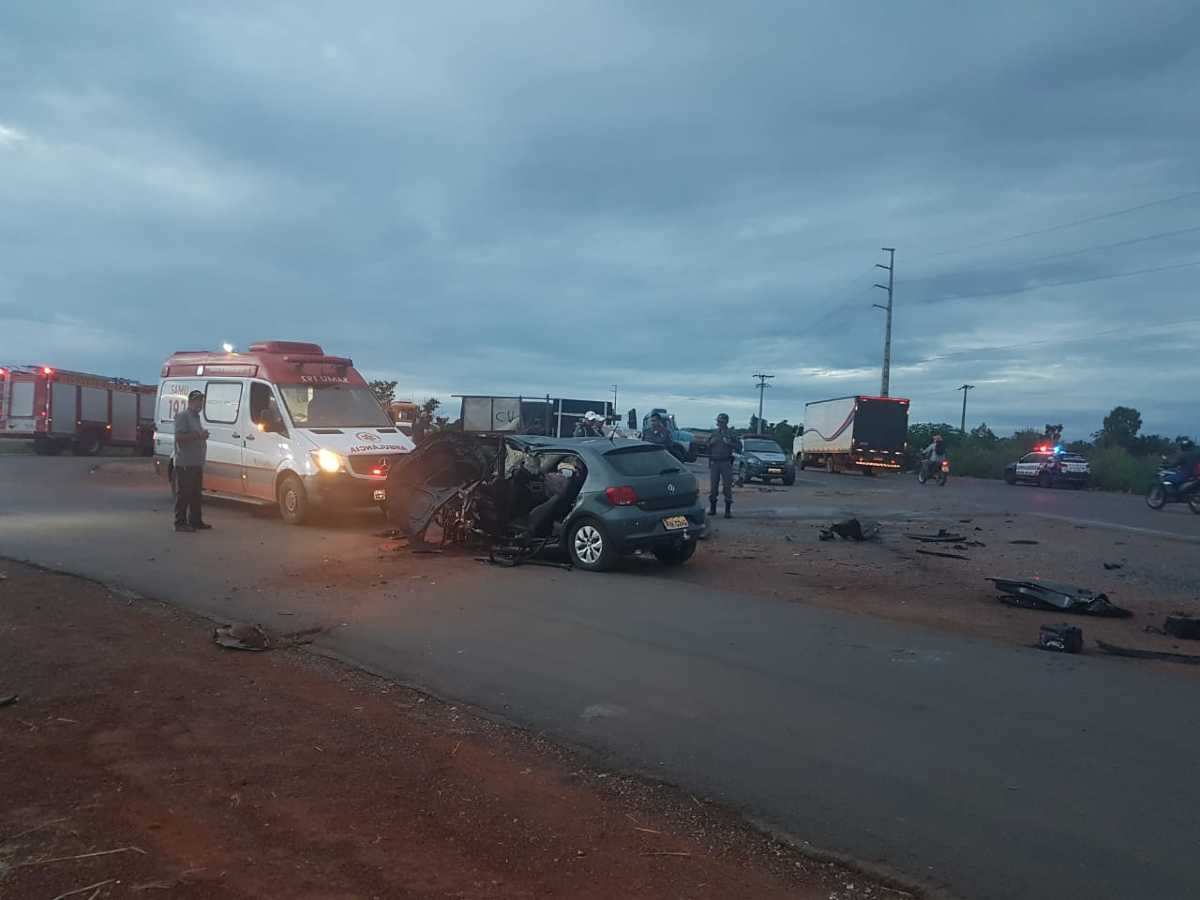 Motorista Fica Gravemente Ferido Ap S Bater Gol Em Caminh O Veja Fotos