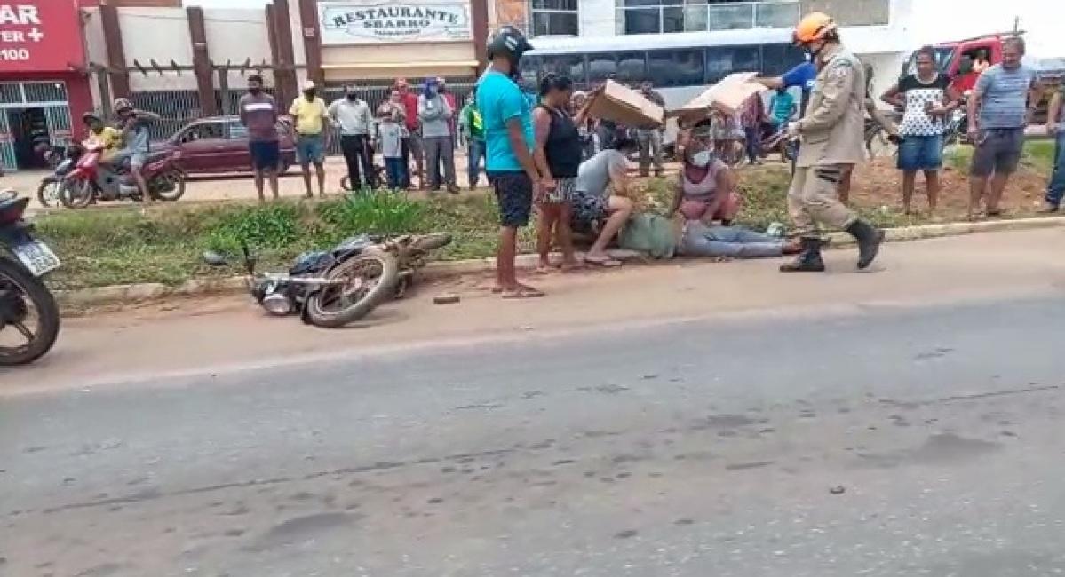 Motociclista Invade Preferencial Atropelado Por Caminh O E Morre