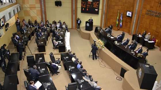Após a apresentação da mensagem de Silval, os deputados retornam com uma inscrição de sessão para falar sobre a mensagem governista.
