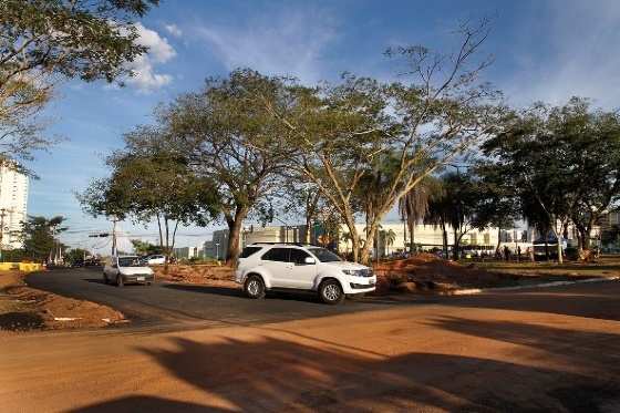 Aberto novo retorno na av. do CPA, próximo ao monumento Ulisses Guimarães