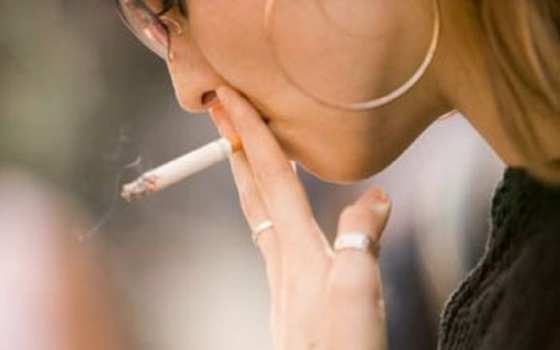 Todos os fumantes enfrentam um risco significativamente maior de ataque cardíaco do que os não fumantes