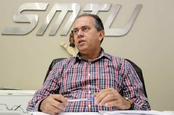 Secretário Antenor Figueiredo diz que derrubada de vetos vai aumentar passagem (Foto: Rodinei Crescêncio)