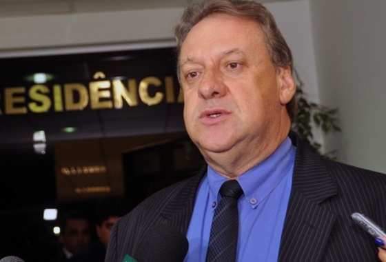 Romoaldo Júnior responde como presidente da AL