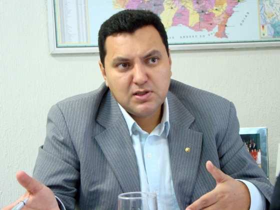Prieto: demitido por venda de carro