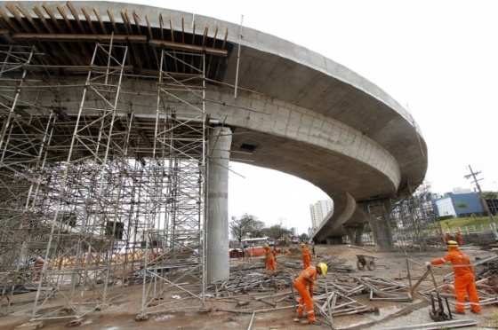Viaduto da Sefaz, na avenida do CPA (Foto: Assessoria)