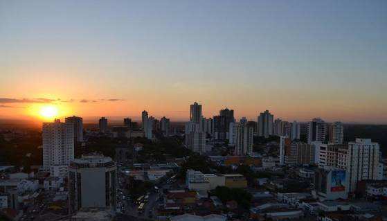 Nesta terça-feira (04), por exemplo, os termômetros em Cuiabá variam de 21º graus a 33° graus.