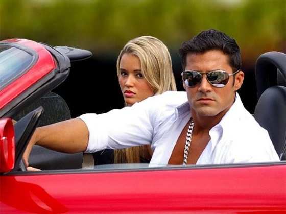 A ex-panicat em foto postada por Wellington Junior em sua página no Facebook (Foto: Facebook / Reprodução)