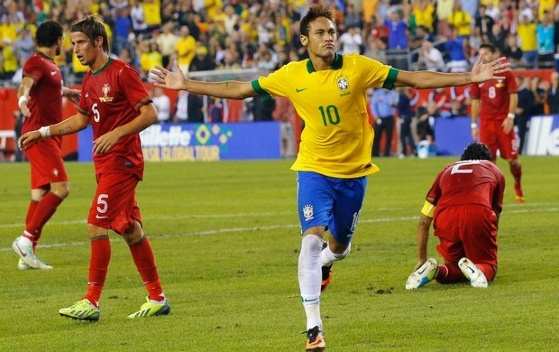 Neymar comemora o segundo gol do Brasil sobre Portugal: jogada  (Foto: Reuters)