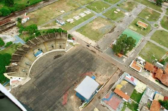 Montado no Parque de Exposições Senador Jonas Pinheiro (Acrimat), a apenas 2,5 quilômetros da Arena Pantanal, a estrutura do Fifa Fan Fest terá uma área total de 40 mil mestros quadrados e capacidade para receber até 56 mil pessoas e estacionamento p