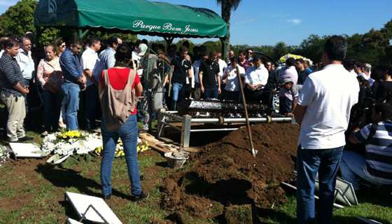 Corpo do jornalista e empresário foi sepultado na manhã desta segunda-feira (10.06) (RepórterMT)