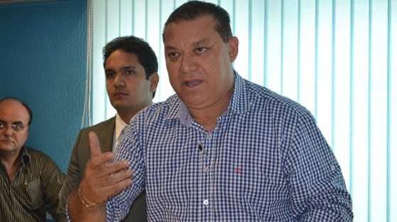 "Se o João Emanuel for notificado até segunda, ele terá apenas a terça como prazo", explica o presidente da Comissão, vereador Toninho de Souza (PSD). 