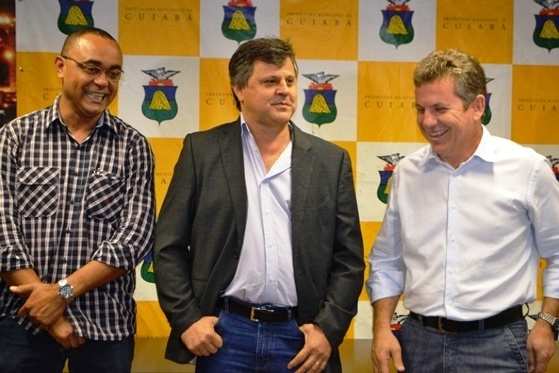 Kleber Lima, José Roberto Stopa, novos secretários de Mauro Mendes, no ato de posse. (Foto: RepórterMT)
