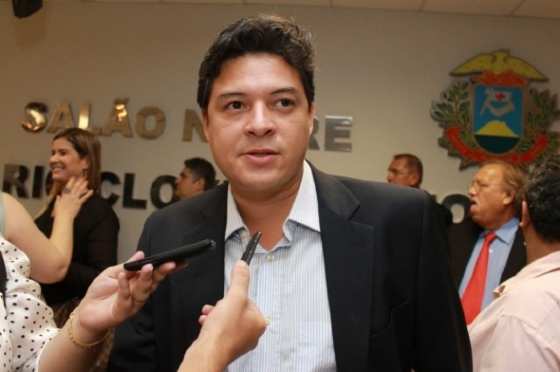 Leonardo de Oliveira é o líder de Mauro na Câmara