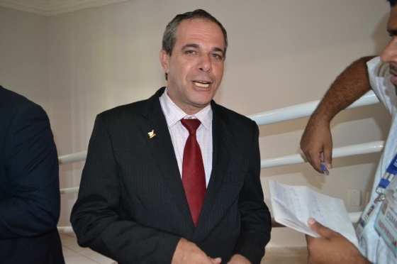 Onofre Júnior não esconde as diferenças com Mauro