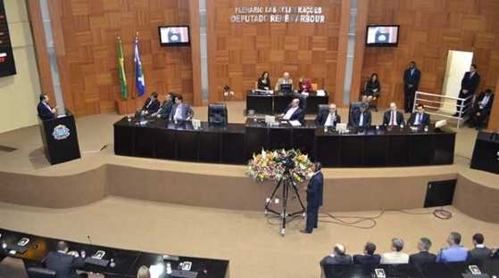 Sessão desta quarta-feira (16), contou com a presença de 17 dos 24 deputados.