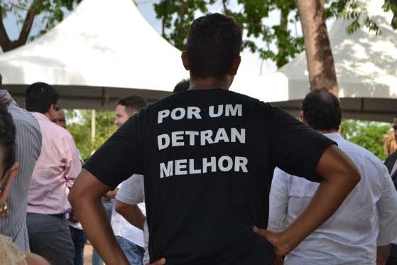 Grevistas foram rendidos pela polícia durante manifestação