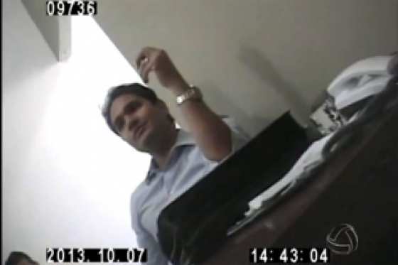 João aparece em vídeo que comprova fraude em licitação