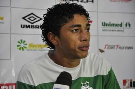 Atacante Misael do Luverdense (Foto: Robson Boamorte