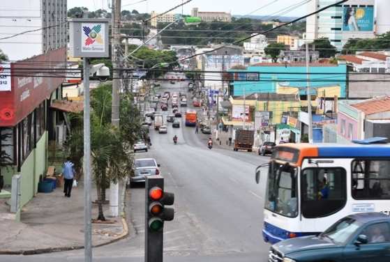Trânsito em Cuiabá já é lento por conta das obras da Copa, mas a cidade vai ganhar radares