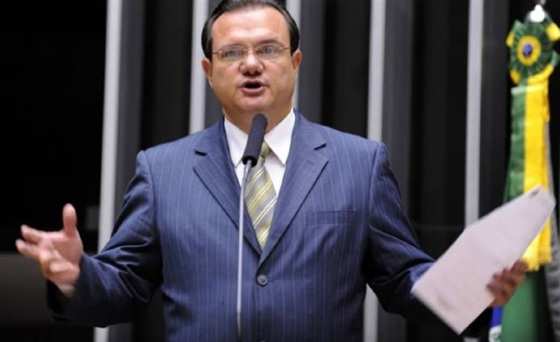 "O Blairo já disse pra eu tomar a decisão que depois ele vai conversar com a presidente Dilma”