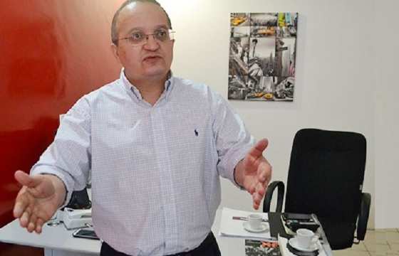 Mesmo com a ata original nas mãos, relator diz que vai pedir perícia