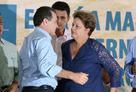 A safra de grãos deste ano é recorde e deve chegar a a193 milhões de toneladas. A presidente Dilma, ressalta que a estatística é conservadora e o número pode ser ainda maior.