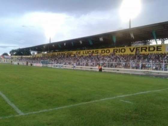 Estádio Passo das Emas em Lucas do Rio Verde. 