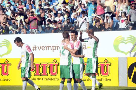 Luverdense vence o Bragantino por 2 a 0 e avança na Série B