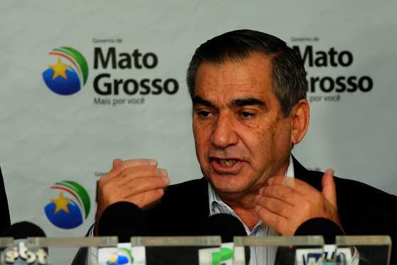 ugindo das críticas o ministro ressaltou que apenas observou que as cidades são grandes canteiros de obras e frisou que as datas de entrega das obras não preocupam, afinal agora nada é para a Copa.