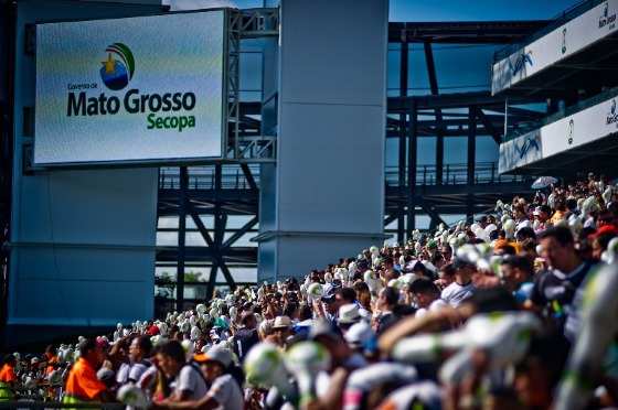 Os telões estão instalados no interior da Arena Pantanal 