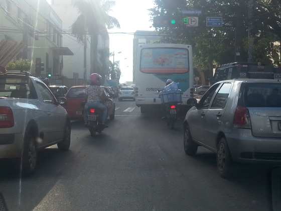 A faixa foi implantada na avenida no dia 22 de abril 
