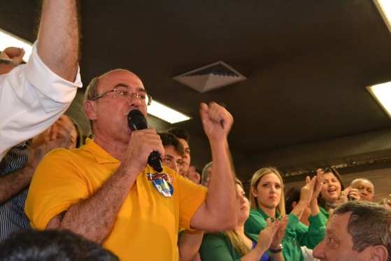 Ainda na manhã desta quarta Riva teria sido procurado pelo PMDB, DEM e PSDB.