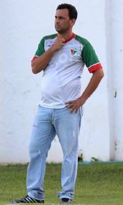 Treinador Eduardo Henrique do Operário