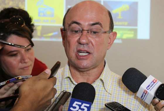 Riva criticou ausência de Taques em debate