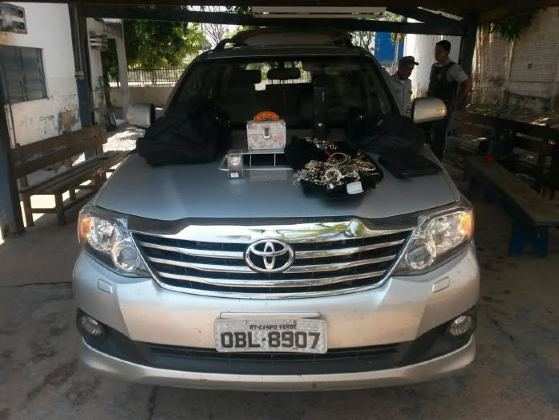 Policiais ainda conseguiram recuperar outros objetos roubados das vítimas
