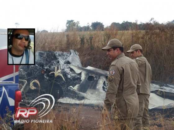 O corpo do piloto está sendo velado na Capela Santa Cruz e deve ser sepultado ainda nesta segunda-feira (22), às 15h, no Cemitério Jardim da Paz, no município.