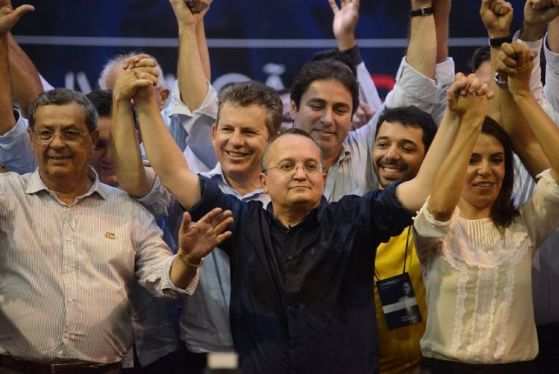 Com 95,24% dos votos válidos apurados por volta das 19:33h, o pedetista detém 796.415 mil votos, o que corresponde a 57,30%, contra 32,48% de Lúdio Cabral (PT).