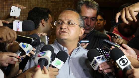 Contas aprovadas por unanimidade, mas como ressalvas do MP, no detalhe, o novo governador de MT, Pedro Taques