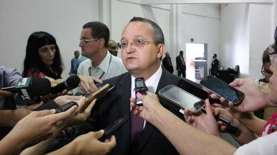 A preocupação de Taques, segundo ele, seria de evitar um possível colapso no atendimento público de saúde.
