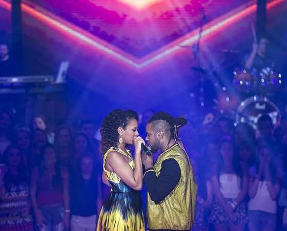 Clima romântico toma conta do duelo de Amarildo e Vanessa 