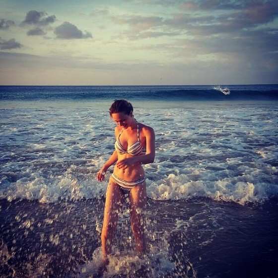 Mariana Ximenes de biquíni 
