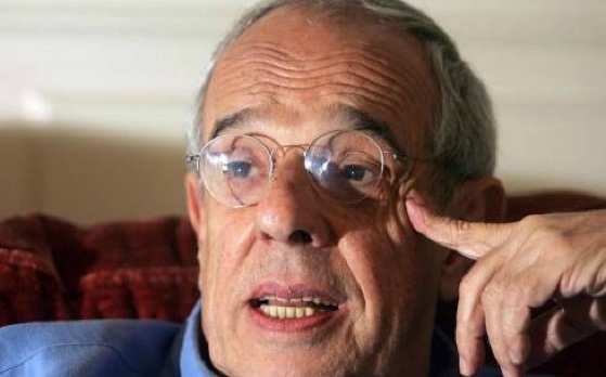 Márcio Thomaz Bastos em sua casa, em São Paulo, em 19 de novembro de 2004 