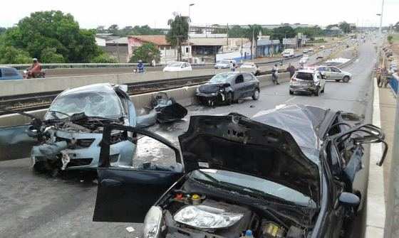 Motorista bêbado que estava na contramão teria causado colisões.