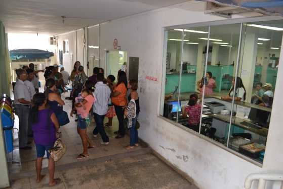 O atendimento na Farmácia de Alto Custo em Cuiabá estava suspenso desde esta segunda-feira (2) por conta de uma pane no sistema de informática.