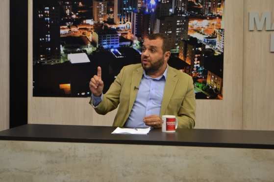 Dirigente do PSB em Cuiabá, Suelme Evangelista, afirmou que o deputado deveria ter fiscalizado obra
