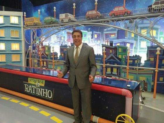 Ratinho dedica programa ao doutor Farhat