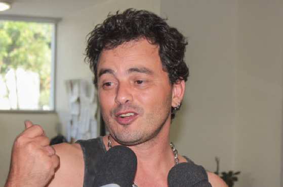 Renner: bebedeira e confusão no trânsito