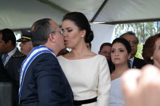 Samira esteve o tempo todo ao lado de Taques na posse do governador nesta quinta-feira (1)