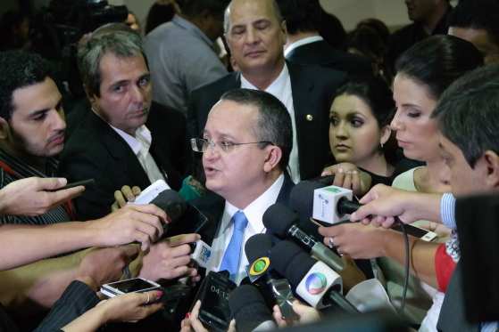Taques: demissão de 2 mil servidores e liminar que suspende repasse do Fethab aos municípios