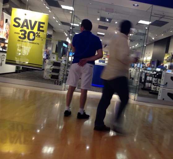 Silval é visto em centro comercial em Miami, nos Estados Unidos
